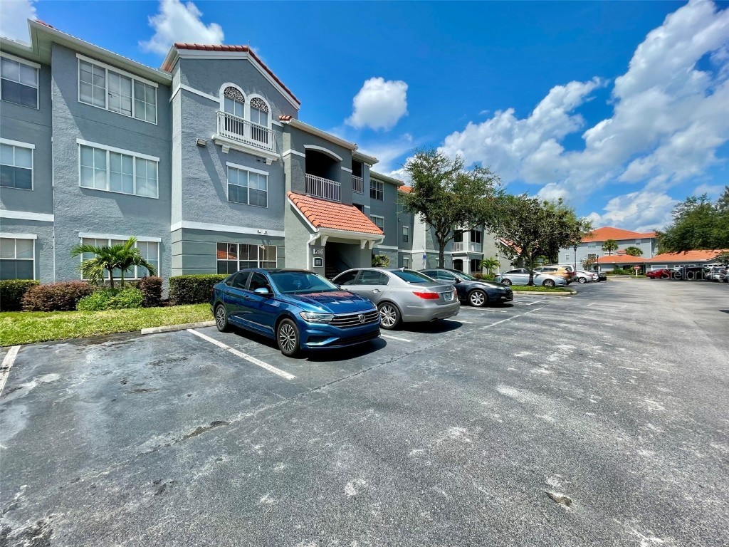 18001 Richmond Place Drive #210 Tampa FL 33647 T3470218 image1