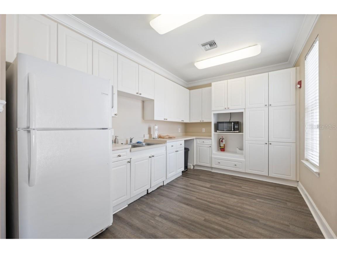 18001 Richmond Place Drive #215 Tampa FL 33647 TB8433083 image46