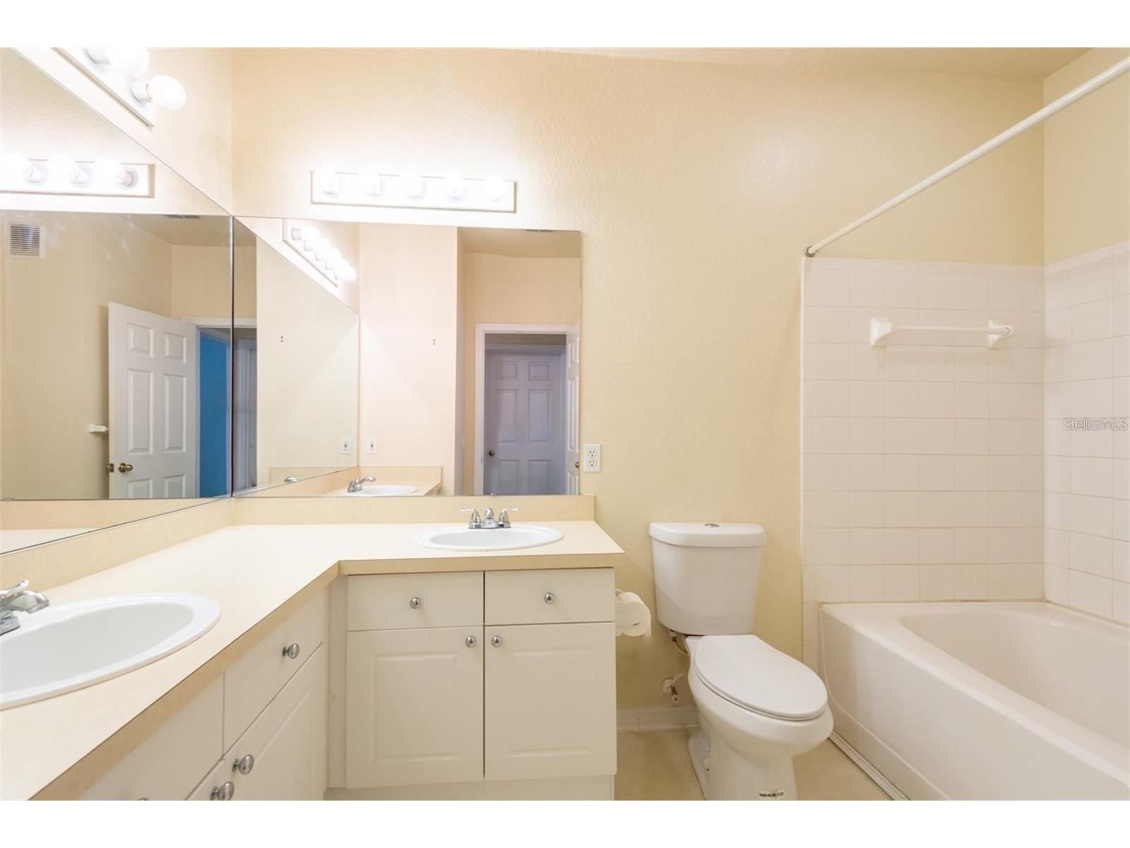 18001 Richmond Place Drive #926 Tampa FL 33647 TB8458537 image7