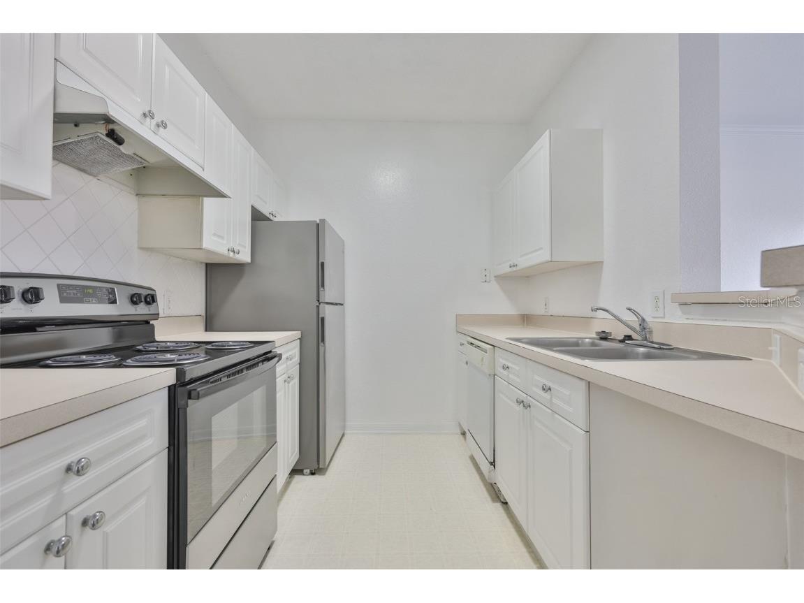 18001 Richmond Place Drive Tampa FL 33647 TB8451676 image4