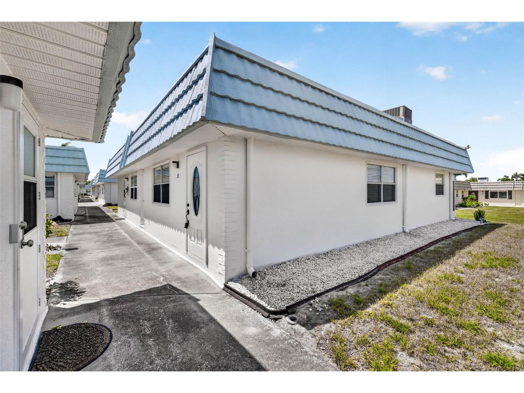1801 Bedford Lane #27 Sun City Center FL 33573 TB8484365 image1