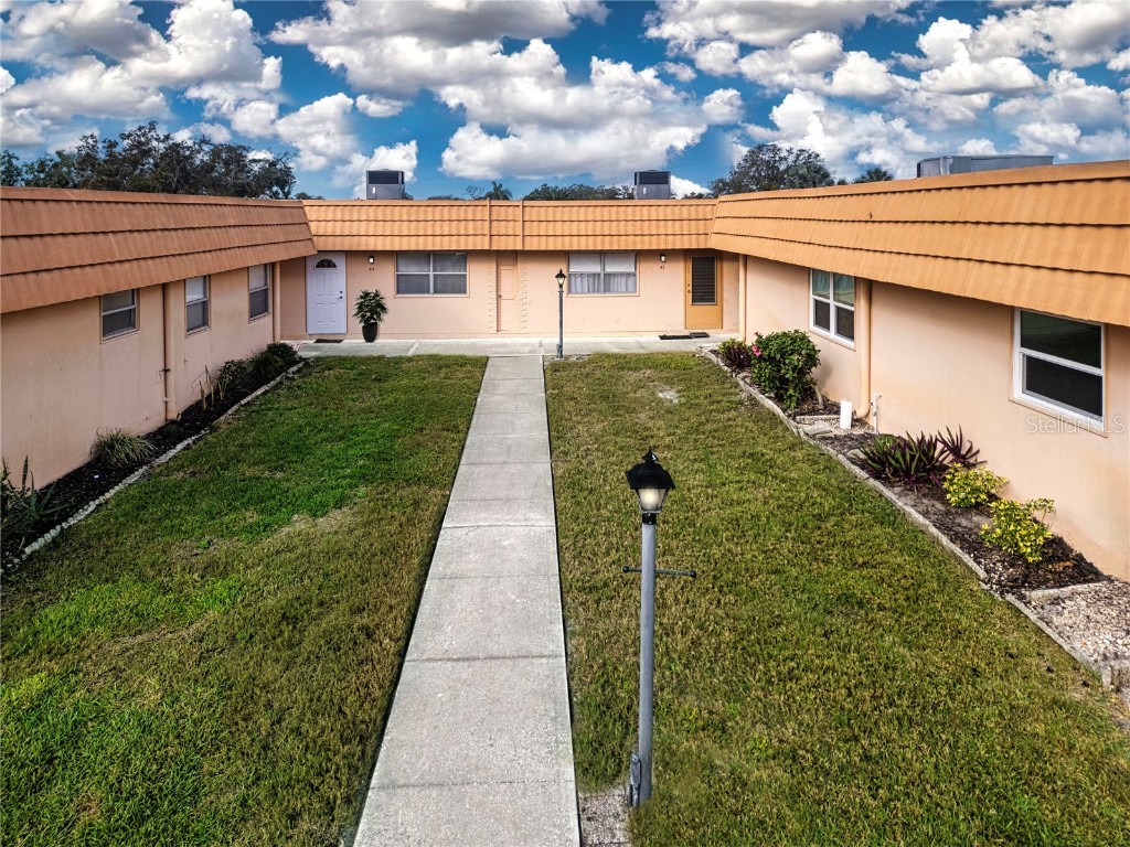 1801 Bedford Lane #44 Sun City Center FL 33573 T3498355 image1