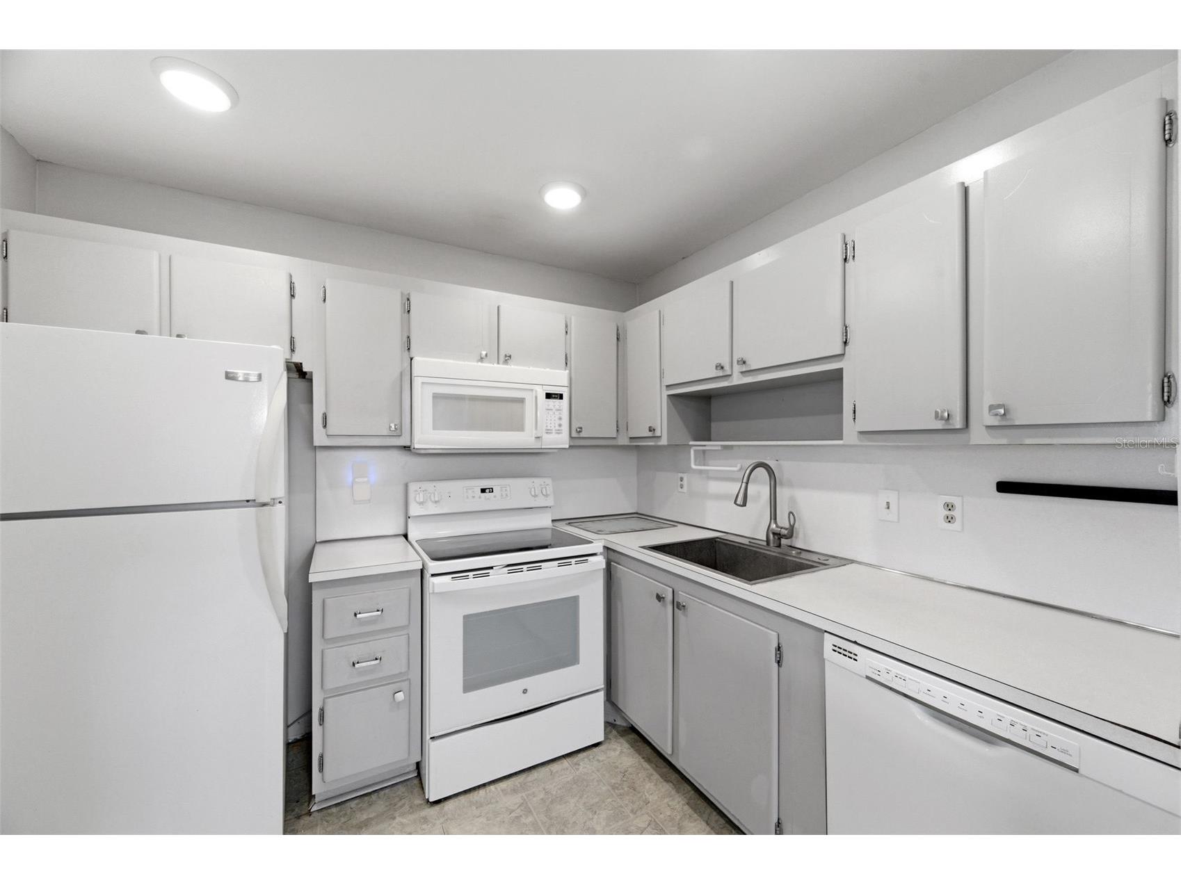 1801 Bedford Terrace #227 Sun City Center FL 33573 TB8513692 image13