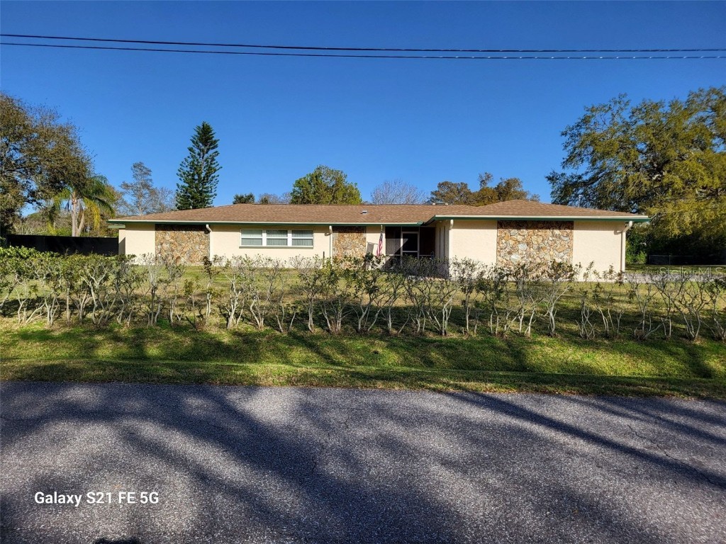 1801 Braxton Bragg Lane Clearwater FL 33765 - CANAL G5079262 image1