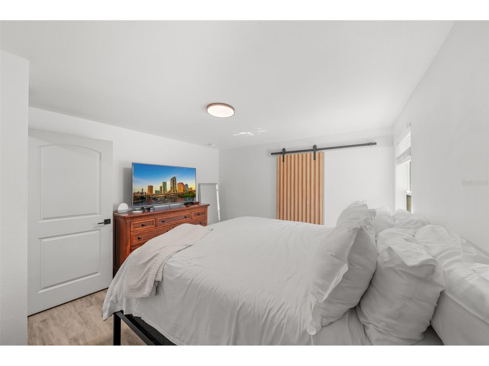 1801 E Knollwood Street Tampa FL 33610 TB8489520 image16