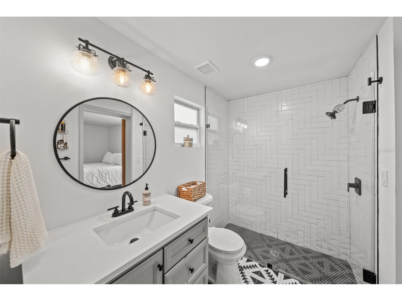 1801 E Knollwood Street Tampa FL 33610 TB8489520 image19