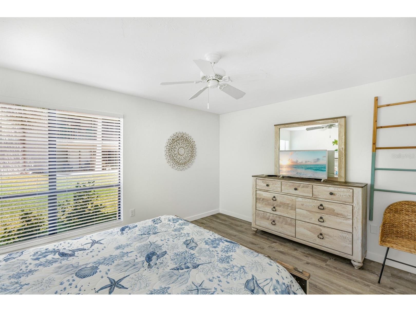 1801 Gulf Drive N #184 Bradenton Beach FL 34217 - ANNA MARIA SOUND / GULF OF MEX A4692755 image14