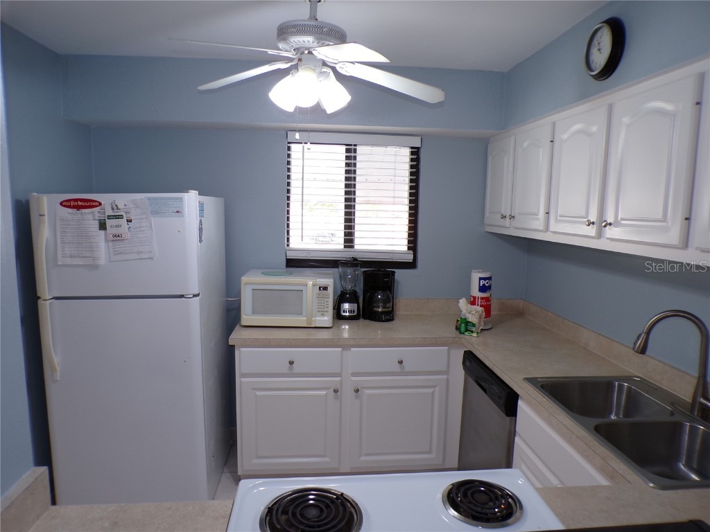 1801 Gulf Drive N #207 Bradenton Beach FL 34217 A4655408 image13