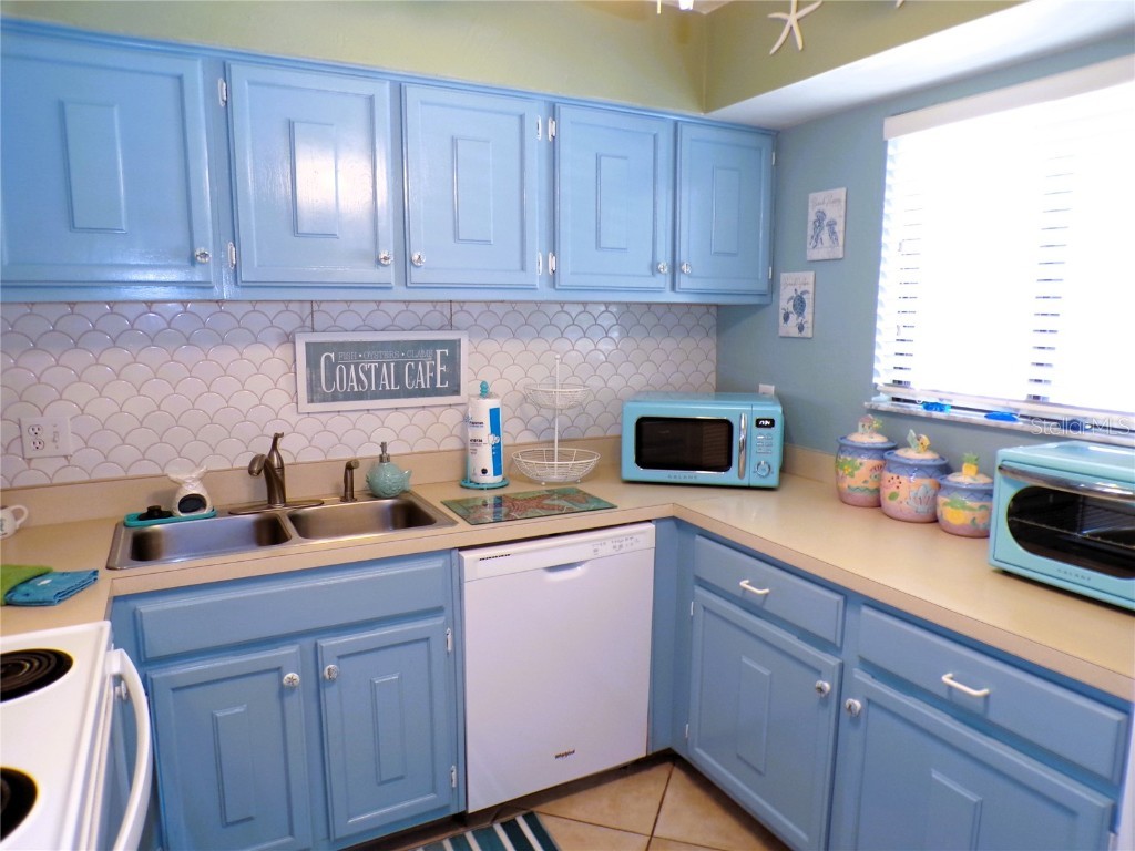 1801 Gulf Drive N #238 Bradenton Beach FL 34217 A4673811 image18