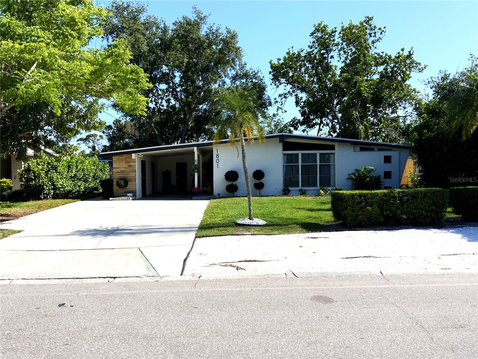 1801 Marilyn Avenue Bradenton FL 34207 - INTERCOASTAL WATERWAY A4653868 image1