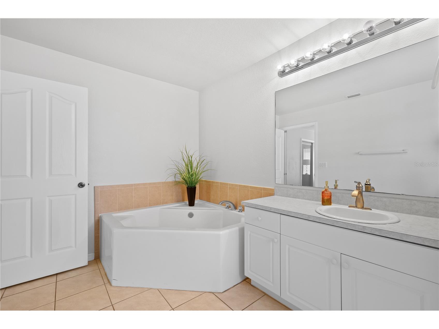1801 NW 5th Place Cape Coral FL 33993 C7526455 image28