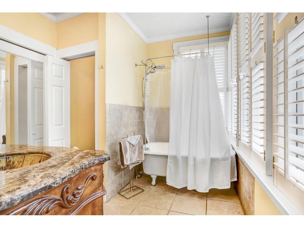 1801 W Hills Avenue Tampa FL 33606 TB8461689 image29