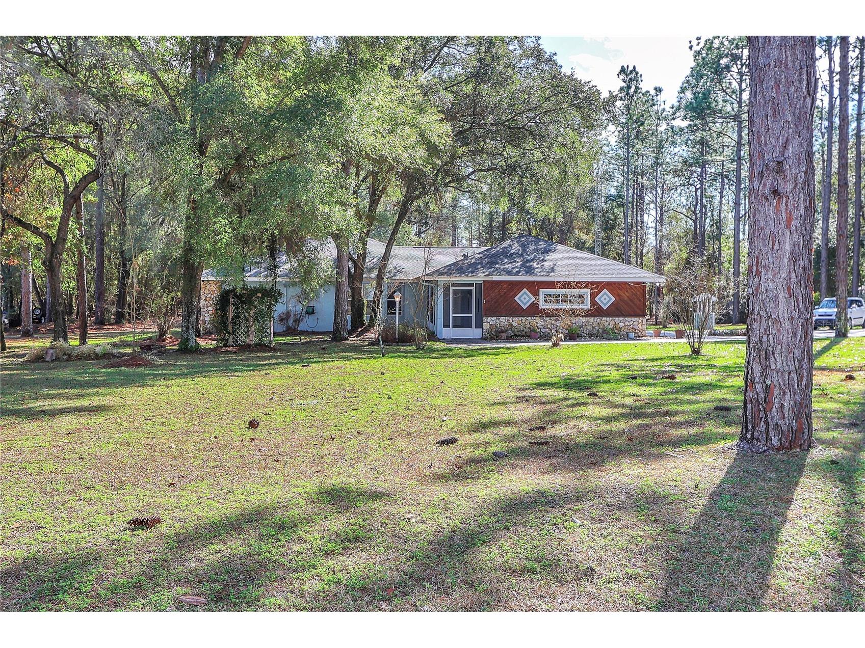 18012 SW 68 Loop Dunnellon FL 34432 - THE RAINBOW RIVER OM713446 image1