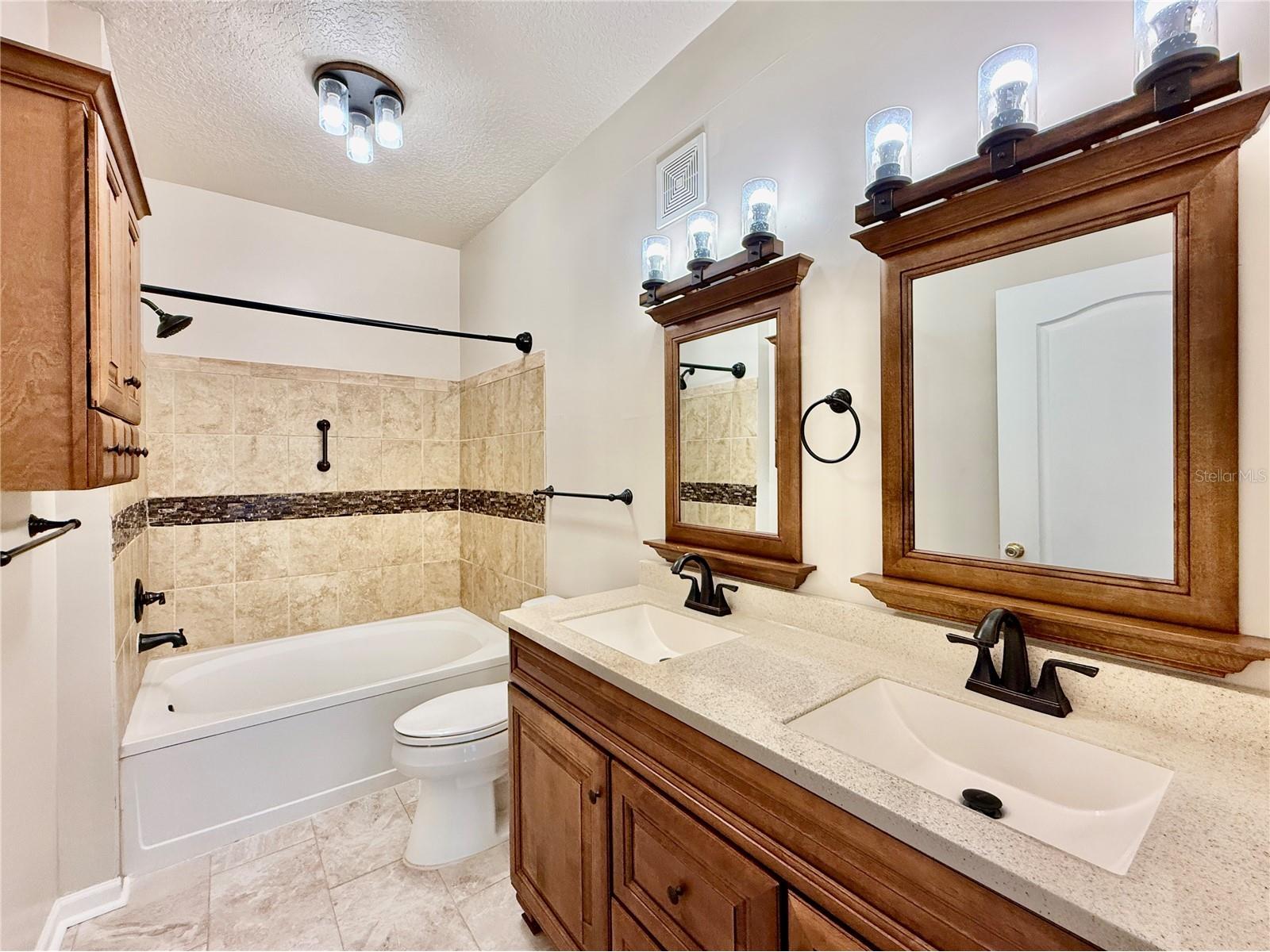 18013 Villa Creek Drive Tampa FL 33647 TB8479103 image23