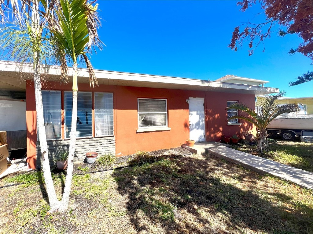 18015 2nd Street E Redington Shores FL 33708 U8218722 image1