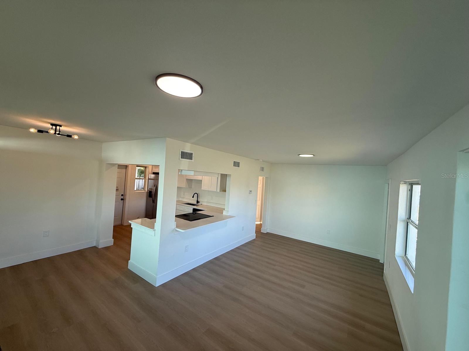 18015 2nd Street E Redington Shores FL 33708 TB8470452 image3