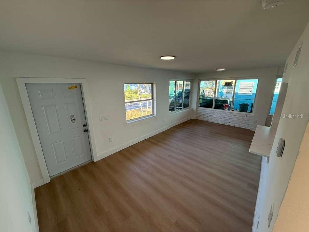 18015 2nd Street E Redington Shores FL 33708 TB8470452 image4