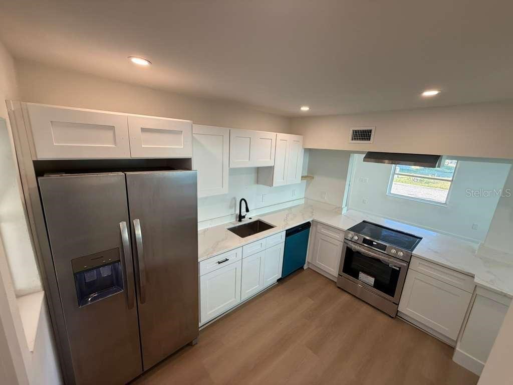 18015 2nd Street E Redington Shores FL 33708 TB8470452 image5