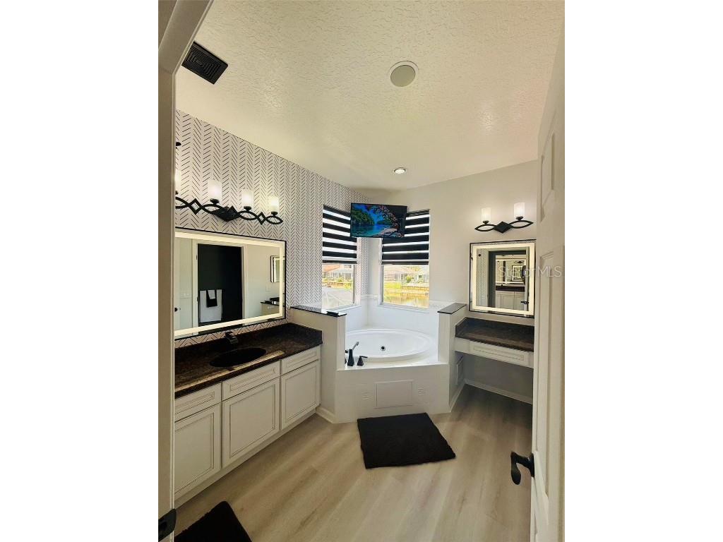 18018 Malakai Isle Drive Tampa FL 33647 O6362798 image17