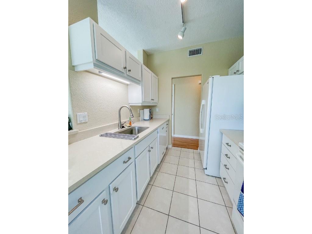 1802 Auburn Lakes Circle #3 Venice FL 34292 A4664575 image16