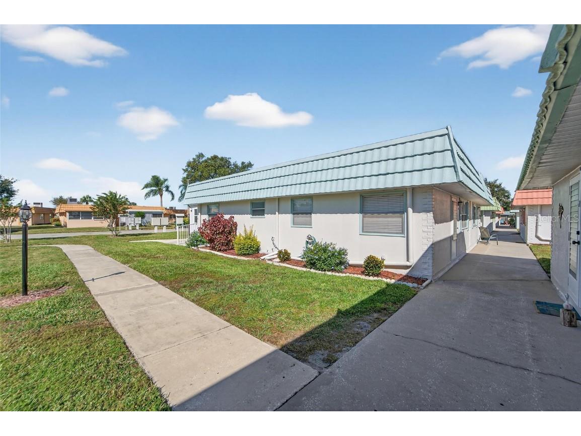 1802 Bedford Lane #12 Sun City Center FL 33573 TB8441767 image1