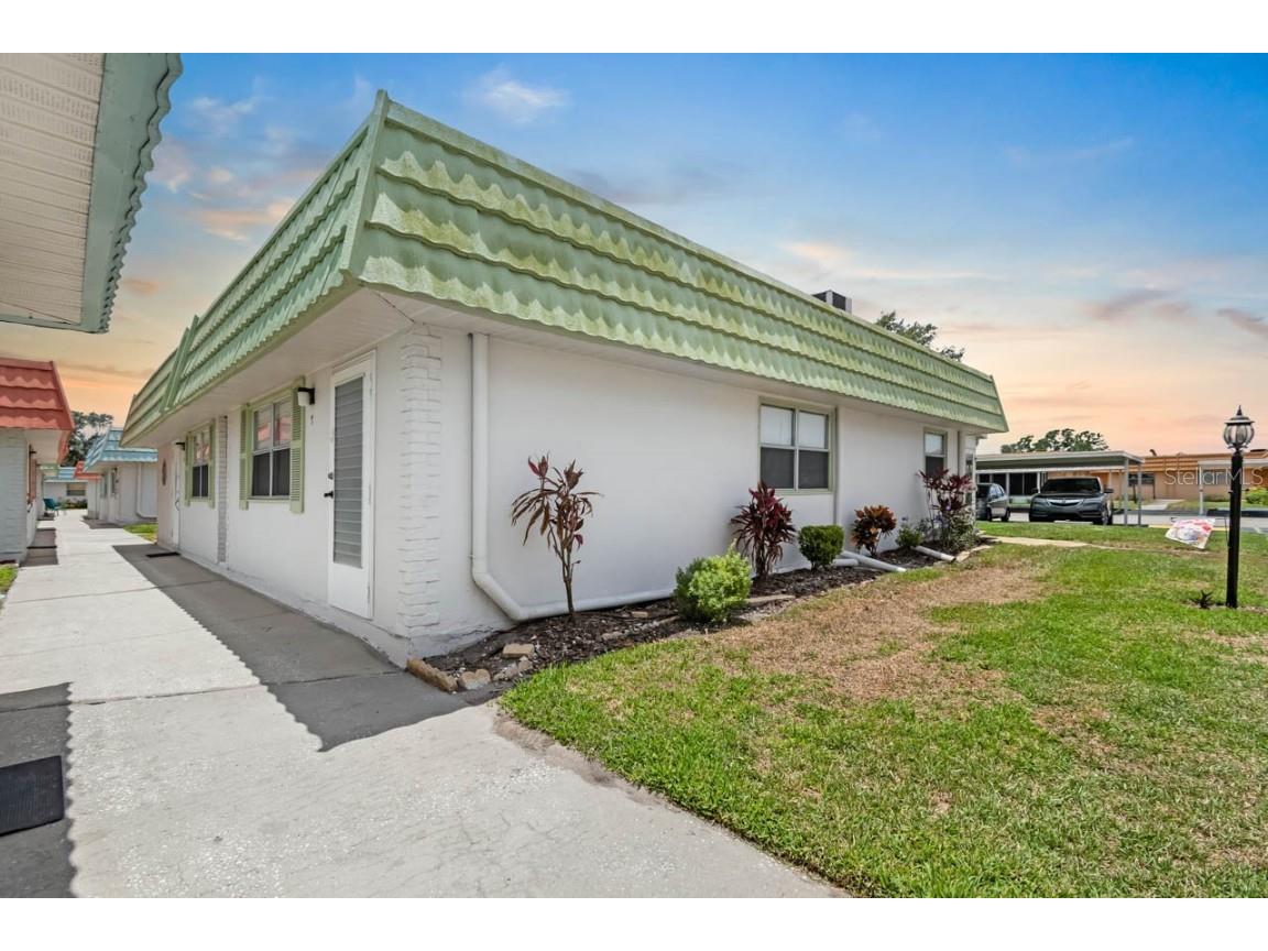 1802 Bedford Lane #7 Sun City Center FL 33573 TB8388634 image1