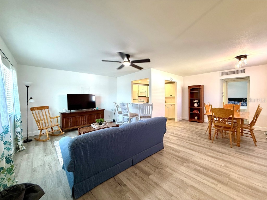 1802 Bedford Lane #7 Sun City Center FL 33573 TB8424879 image8