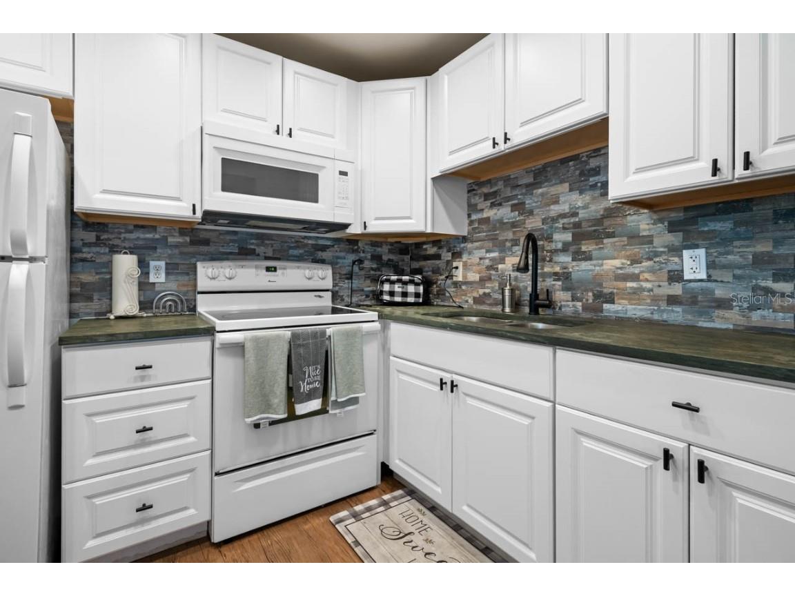 1802 Bedford Terrace #182 Sun City Center FL 33573 TB8448614 image9