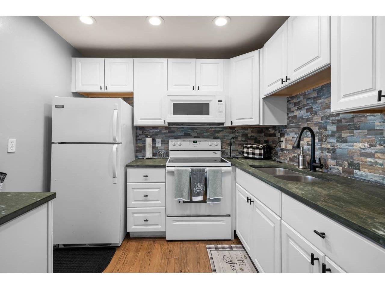1802 Bedford Terrace #182 Sun City Center FL 33573 TB8514045 image3