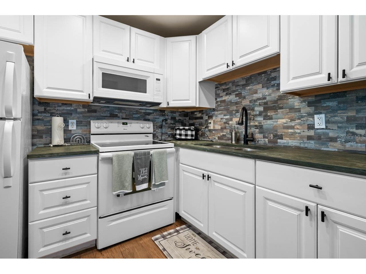 1802 Bedford Terrace #182 Sun City Center FL 33573 TB8514045 image6