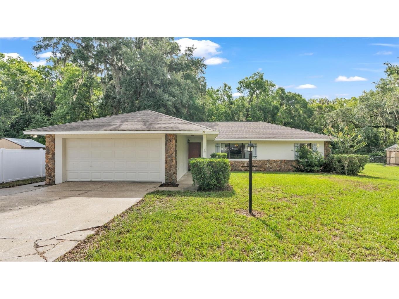1802 Creekbend Drive Lakeland FL 33811 L4945545 image1