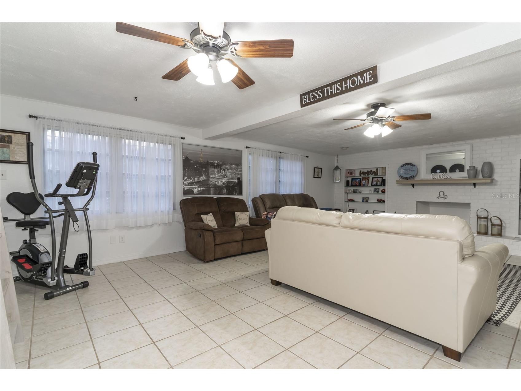 1802 E Knollwood Street Tampa FL 33610 TB8443009 image42