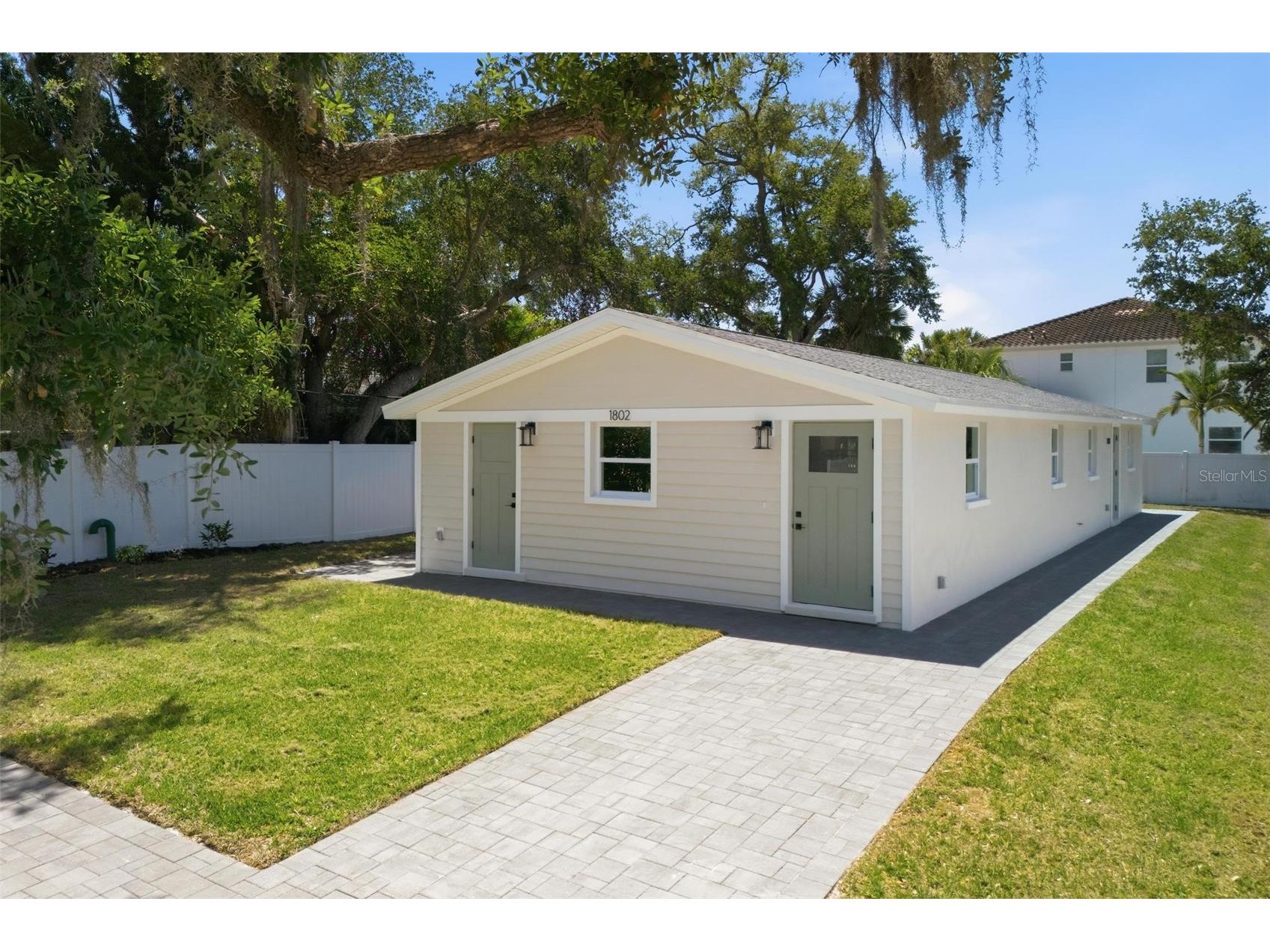 1802 Robinhood Street Sarasota FL 34231 A4689759 image1
