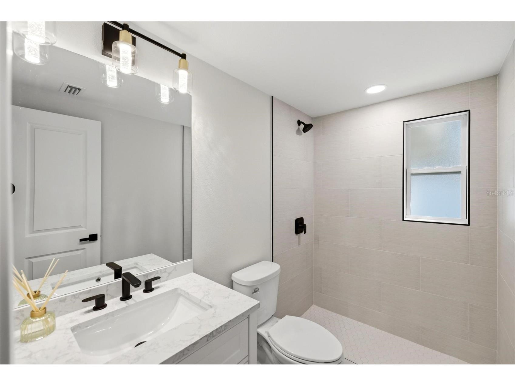 1802 Robinhood Street Sarasota FL 34231 A4689759 image10