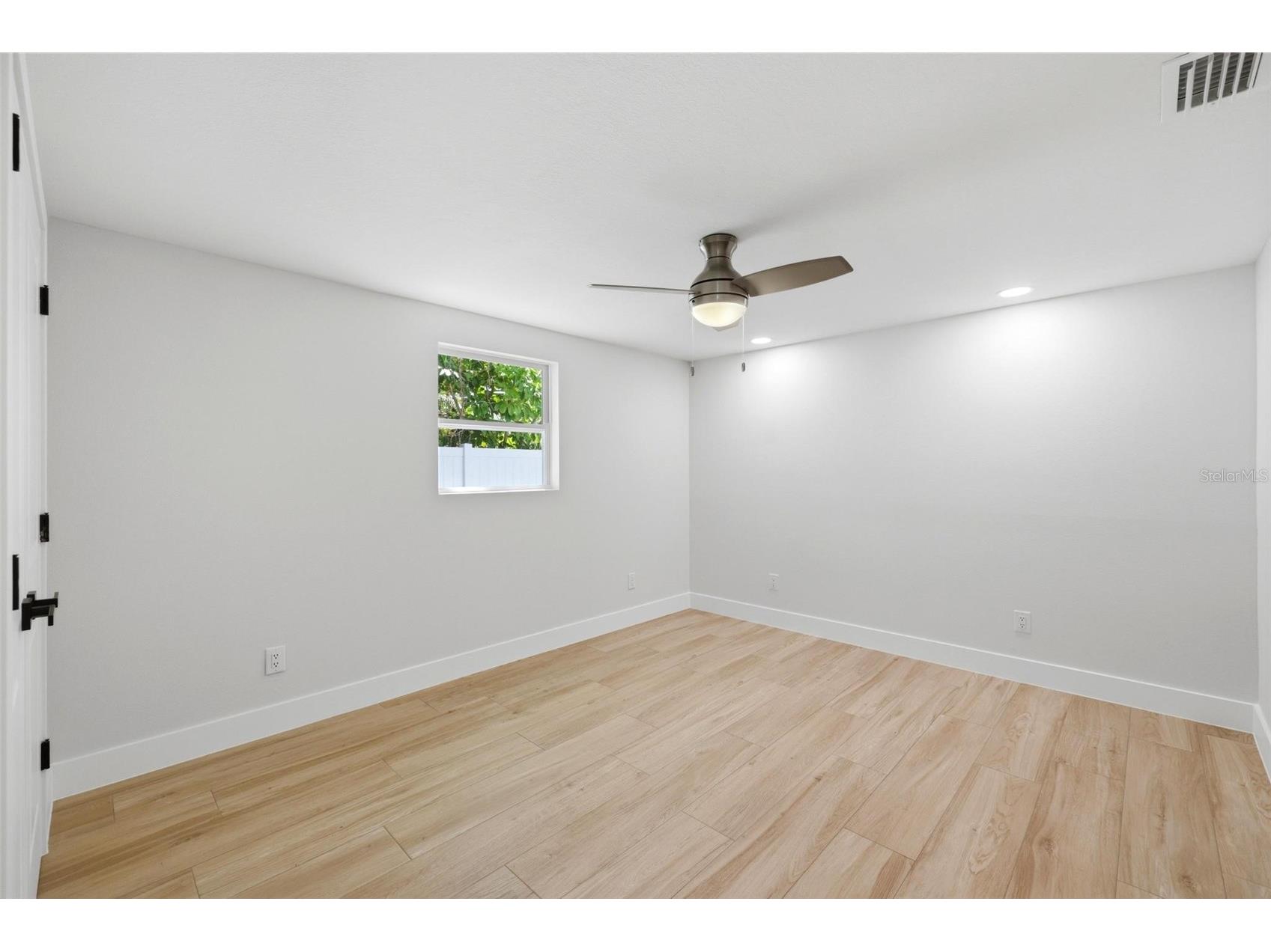 1802 Robinhood Street Sarasota FL 34231 A4689759 image13