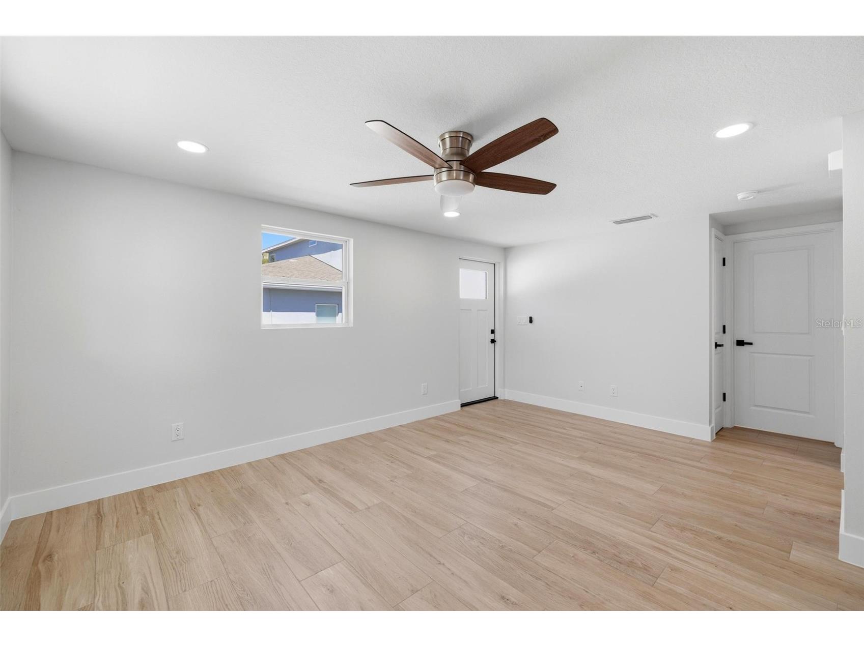 1802 Robinhood Street Sarasota FL 34231 A4689759 image16