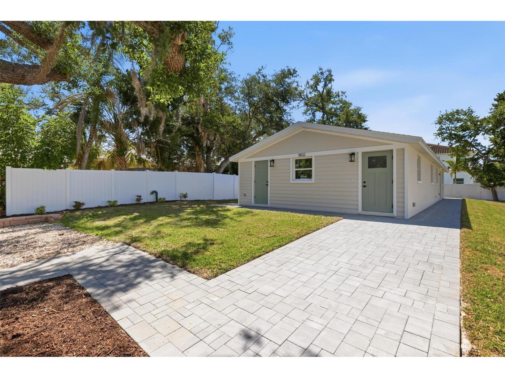 1802 Robinhood Street Sarasota FL 34231 A4689759 image24
