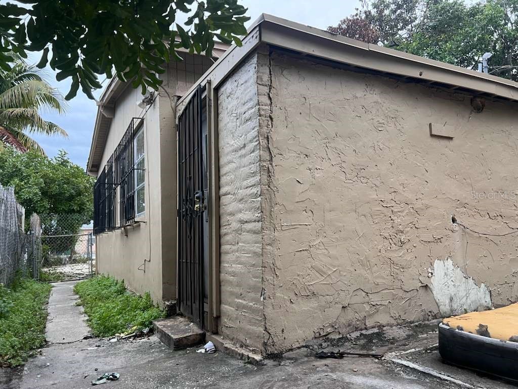 18020 NW 2nd Place Miami FL 33169 TB8470359 image22