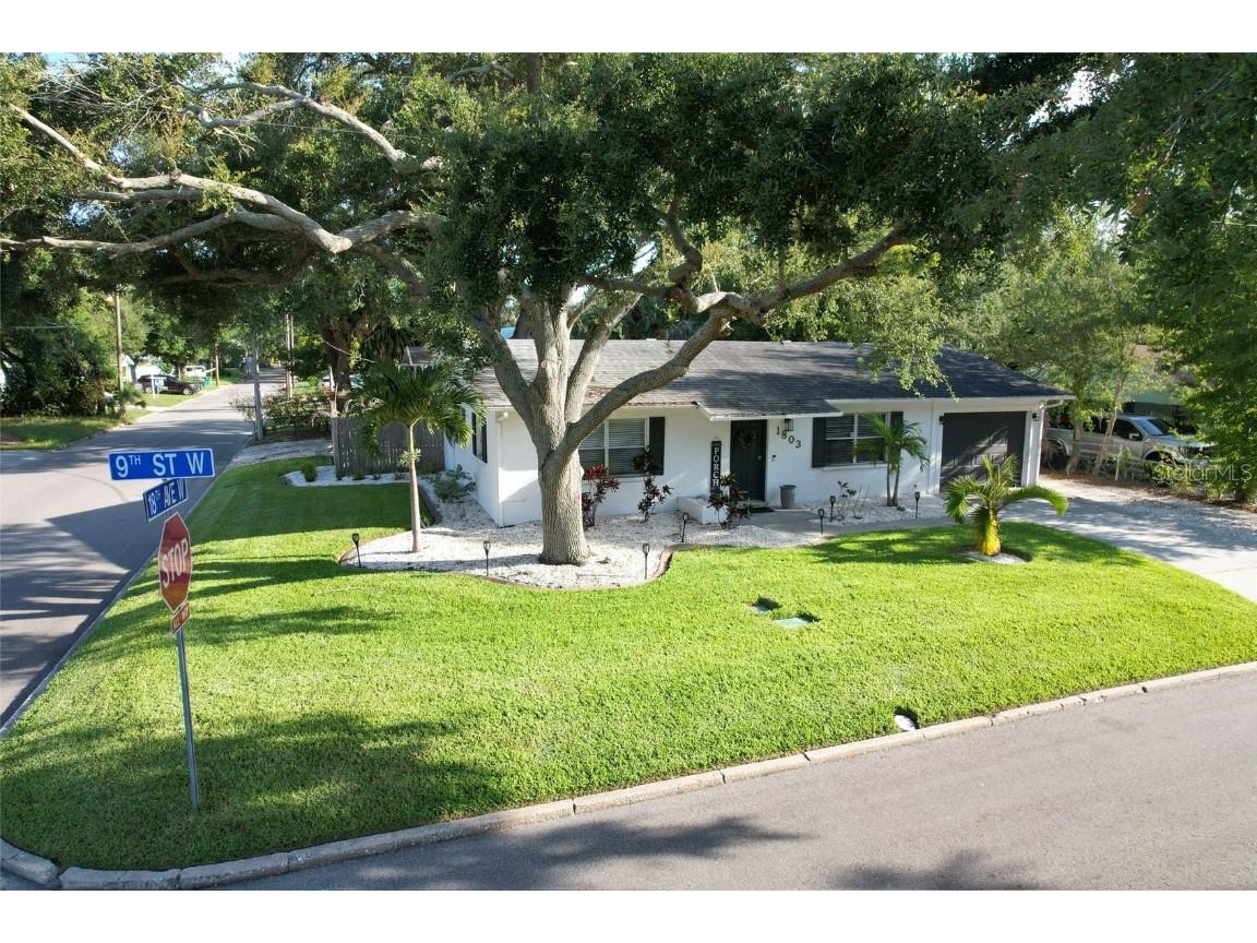 1803 9th Street W Palmetto FL 34221 A4614559 image1