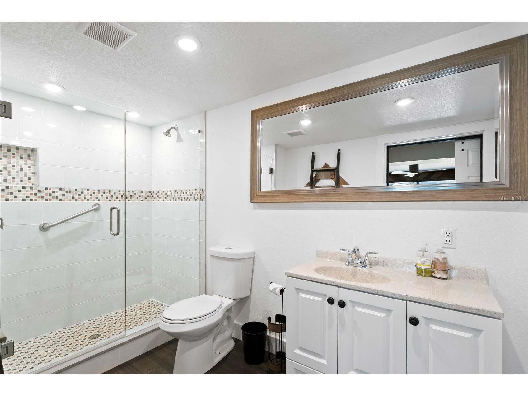 1803 Beach Drive SE Saint Petersburg FL 33705 - TAMPA BAY TB8494837 image82