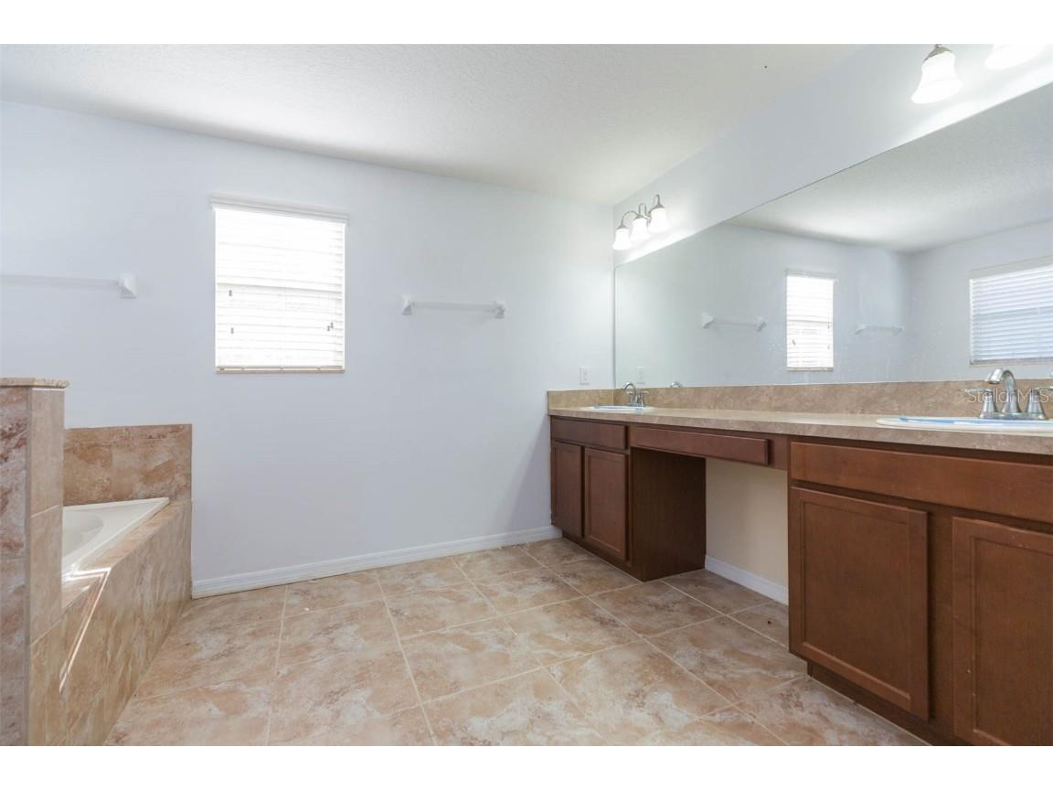 1803 Palm Warbler Lane Ruskin FL 33570 TB8449892 image46