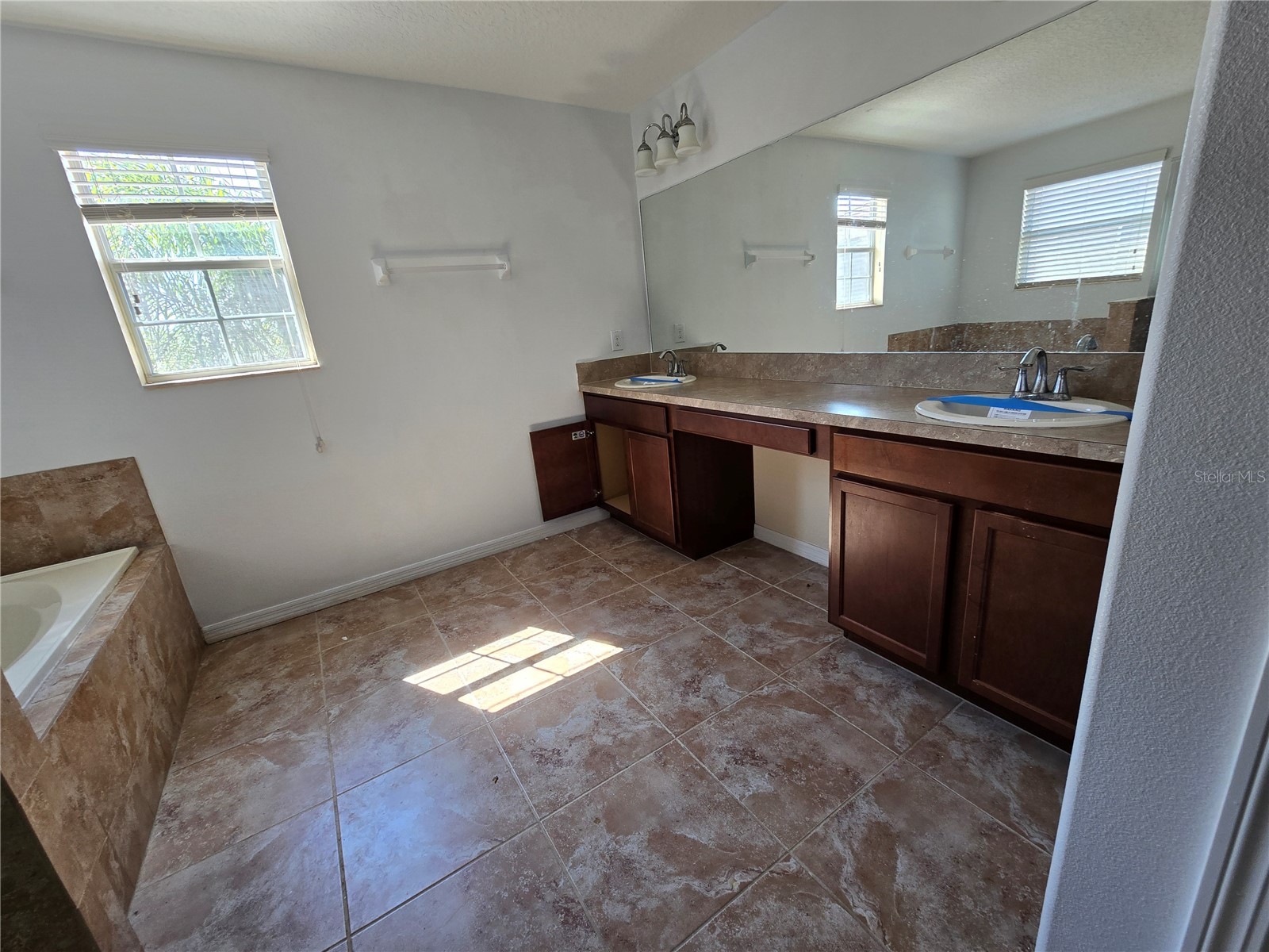 1803 Palm Warbler Lane Ruskin FL 33570 TB8476407 image7
