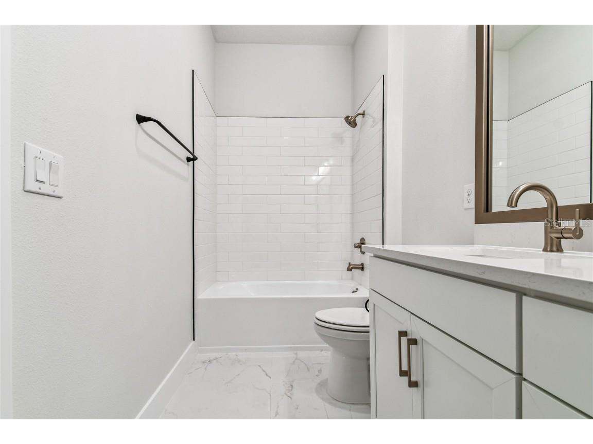 18033 Foxtail Loop Venice FL 34293 TB8393417 image28