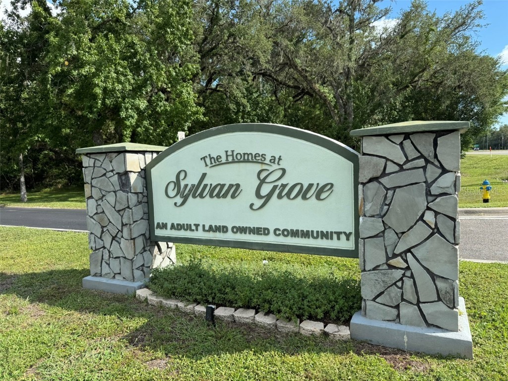18035 Glen Raven Boulevard Brooksville FL 34604 W7876905 image1