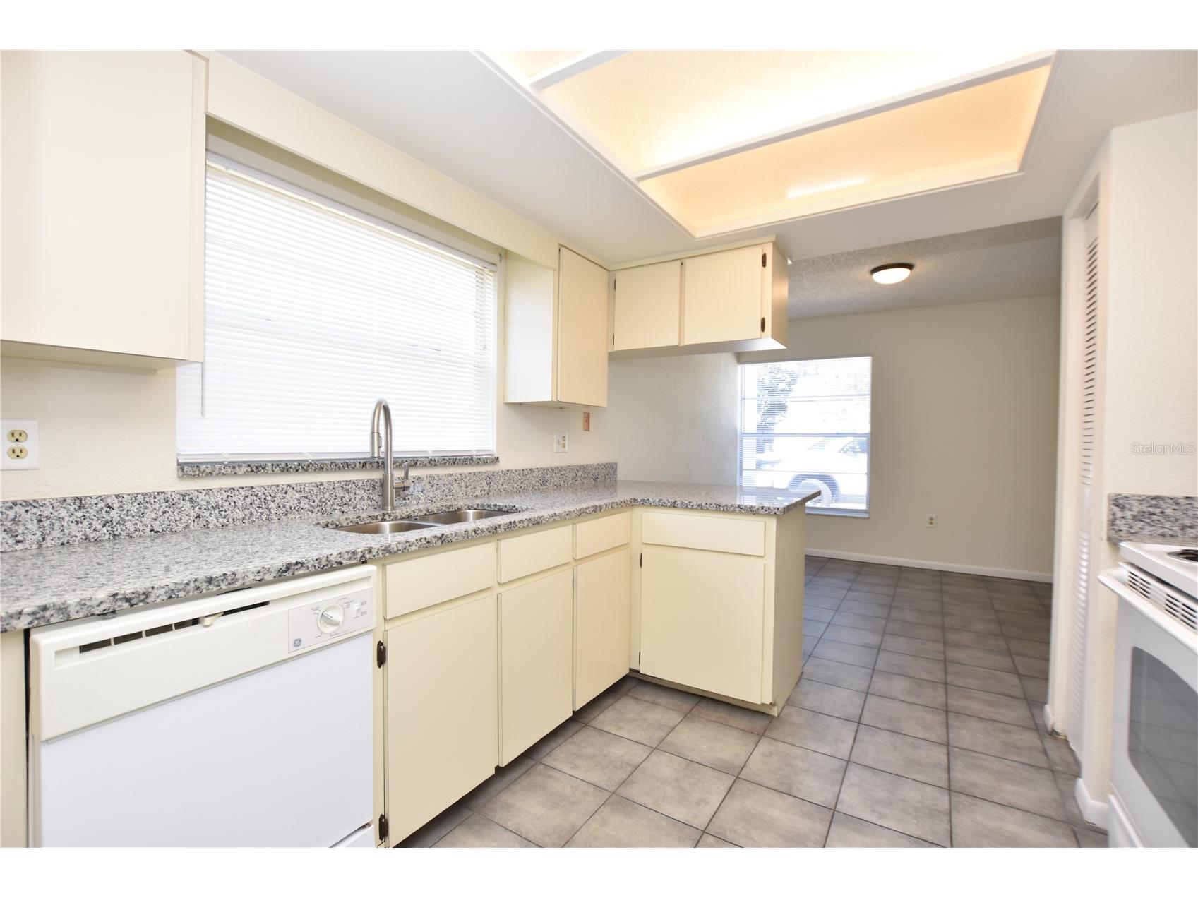 1804 Crystal Grove Drive Lakeland FL 33801 L4958904 image6