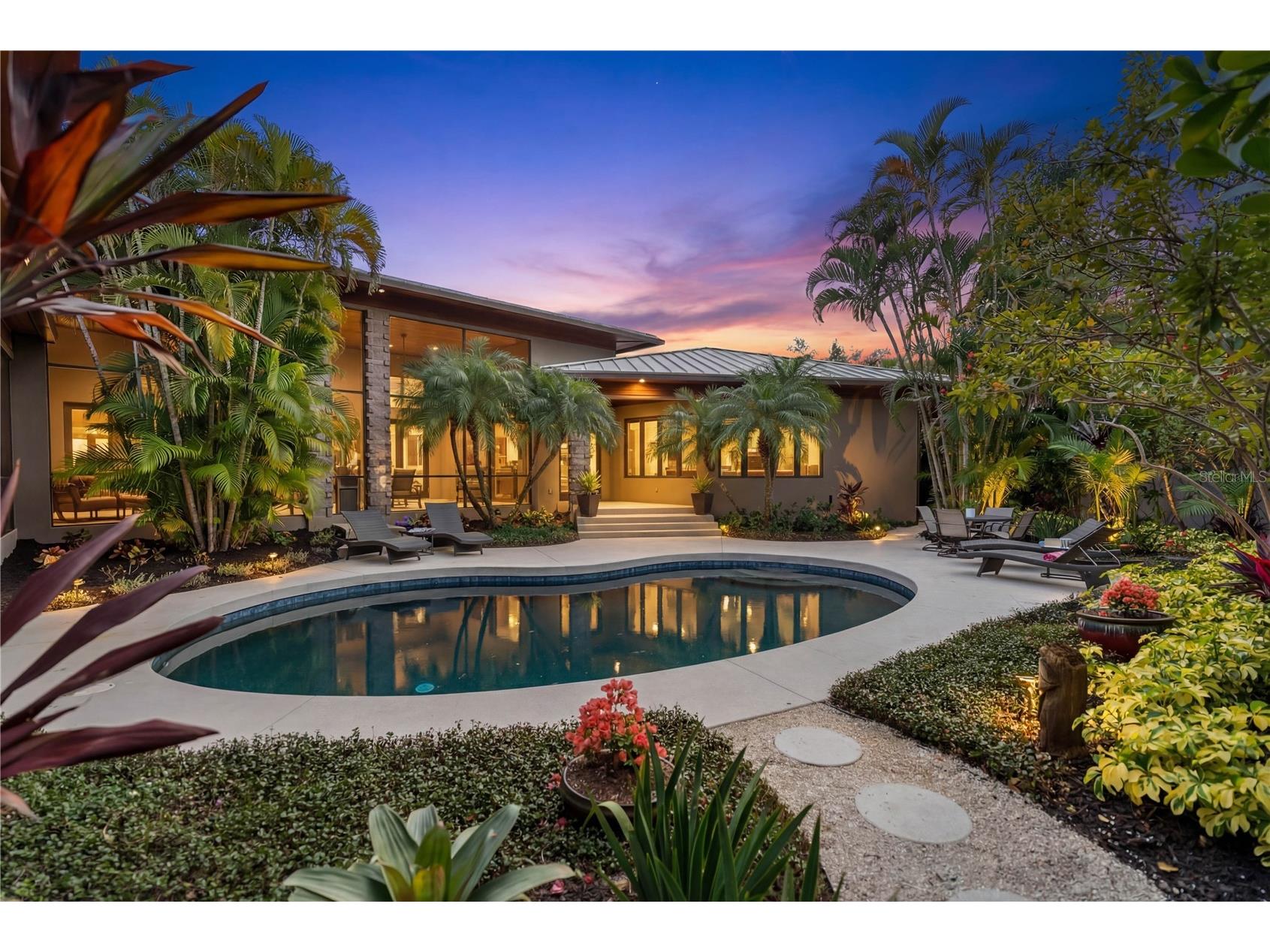 1804 N Lake Shore Drive Sarasota FL 34231 A4679067 image3