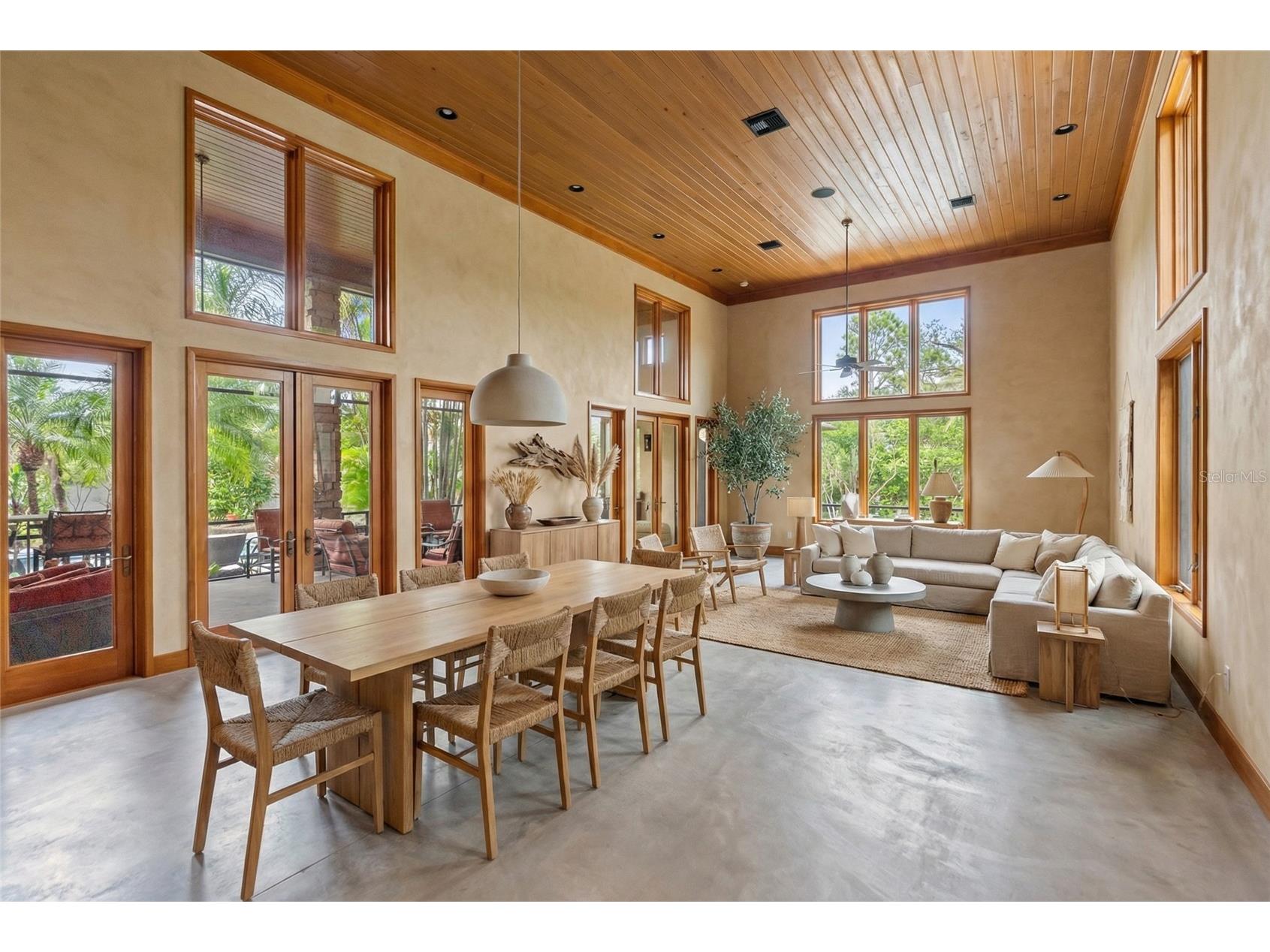 1804 N Lake Shore Drive Sarasota FL 34231 A4679067 image6