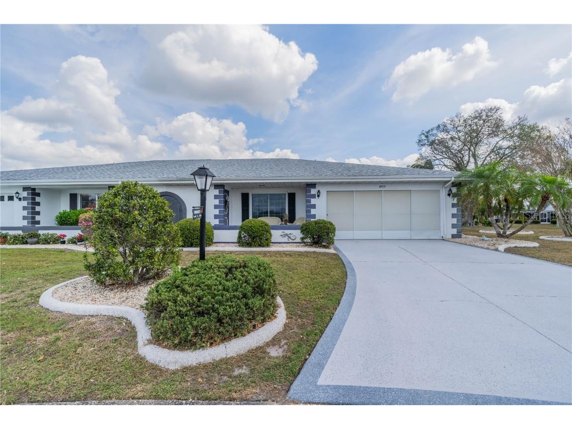 1805 Columbine Place Sun City Center FL 33573 - Mirror Lake T3429472 image1