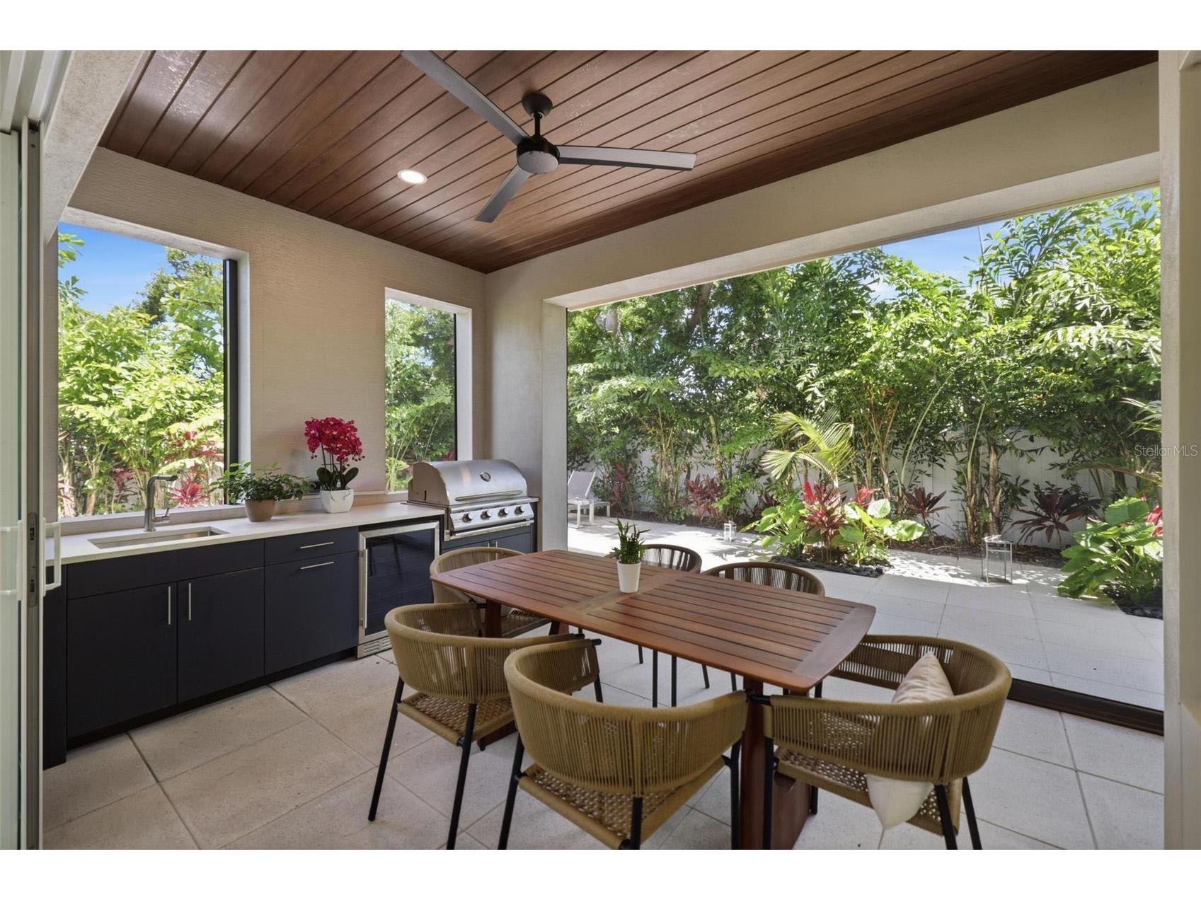 1805 Goldenrod Street Sarasota FL 34239 A4694853 image13