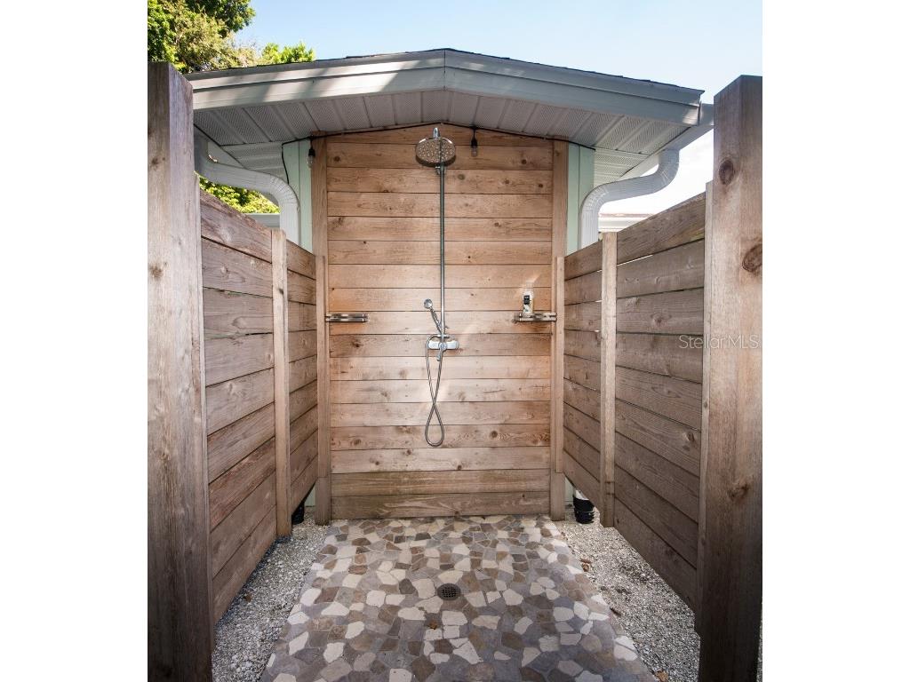 1805 Ivanhoe Street Sarasota FL 34231 A4670587 image34